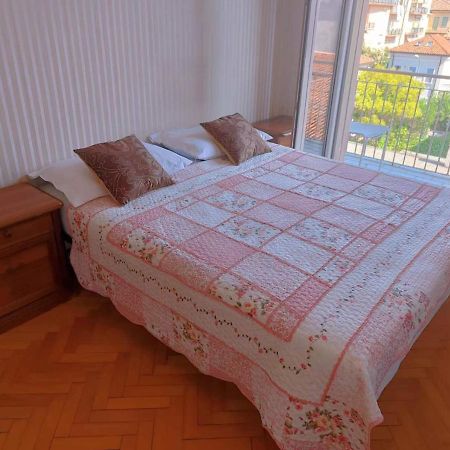Cozy Room With Queen Bed 温馨双人大房间 Местре Экстерьер фото